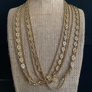 Vintage Monet gold tone necklace.
